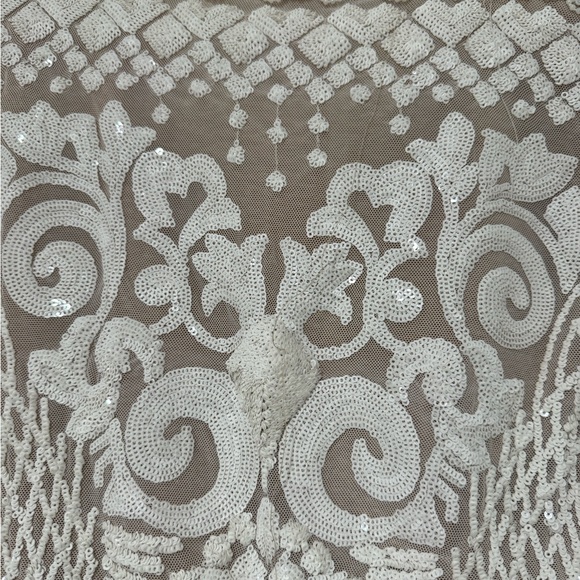 Elegant Dress - Picture 2 of 4